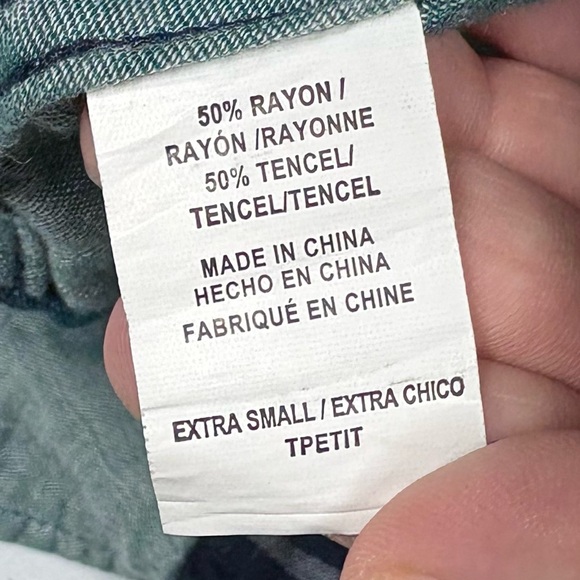 Rails Button Up Top - Picture 9 of 9